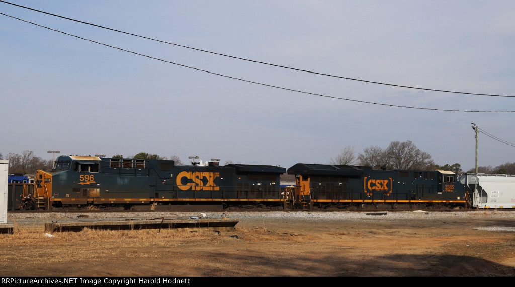 CSX 596 & 3365 will lead train L619-22 south today